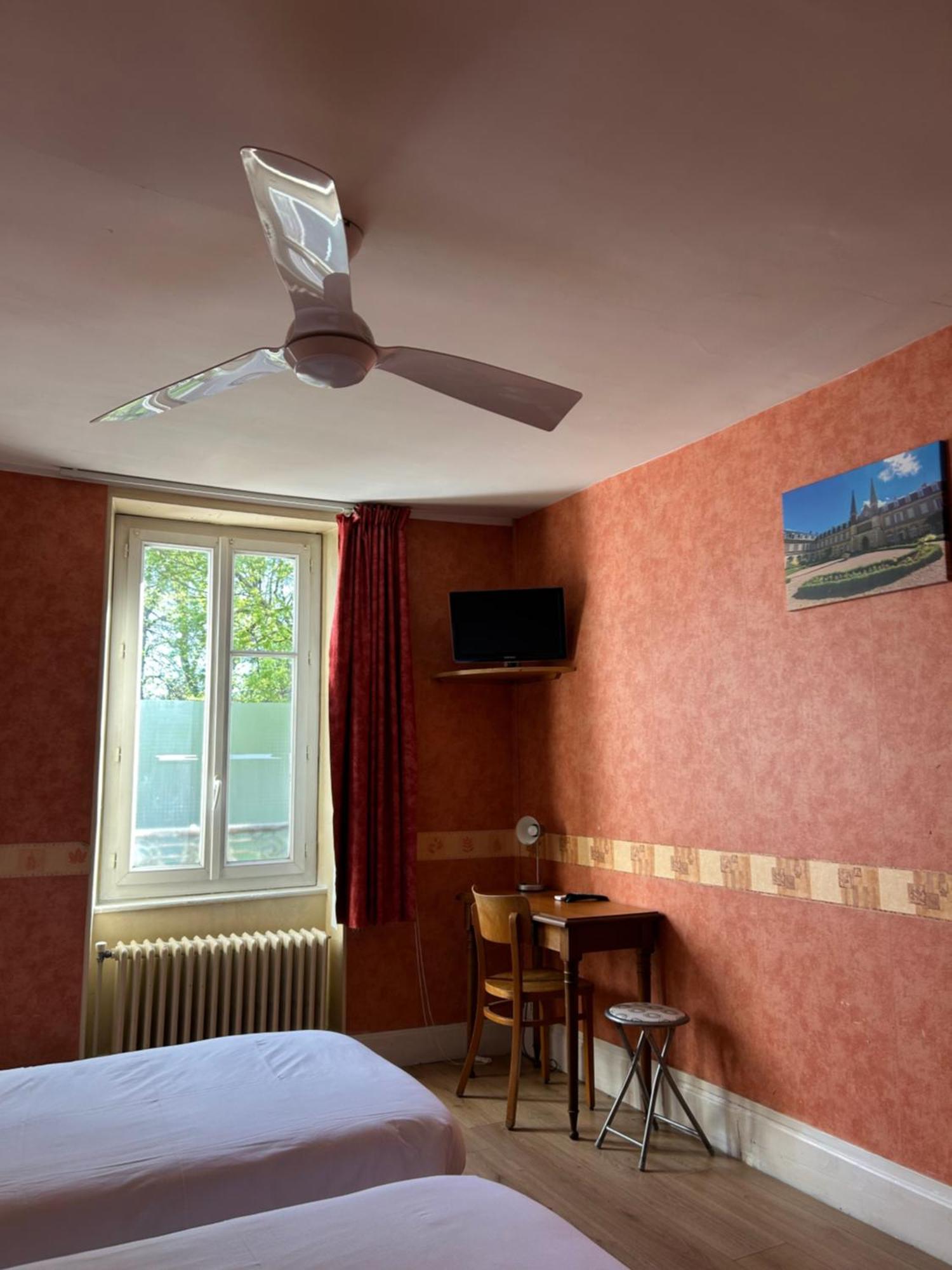 Hotel Des Ducs Nevers Exterior foto
