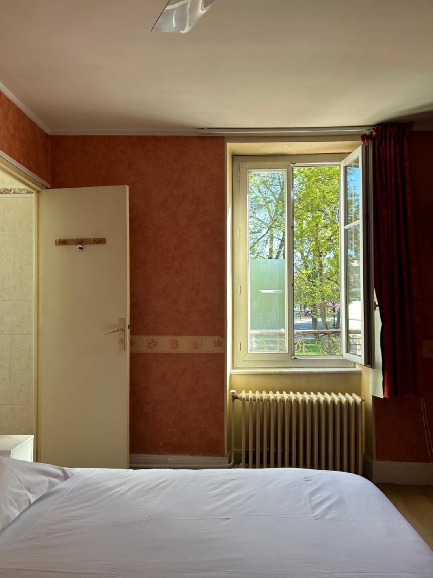 Hotel Des Ducs Nevers Exterior foto